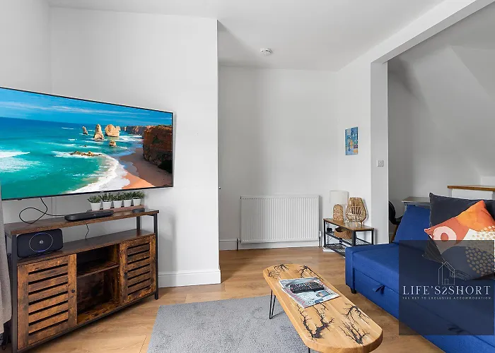 Luxe Garden House For 6 In Central Exeter