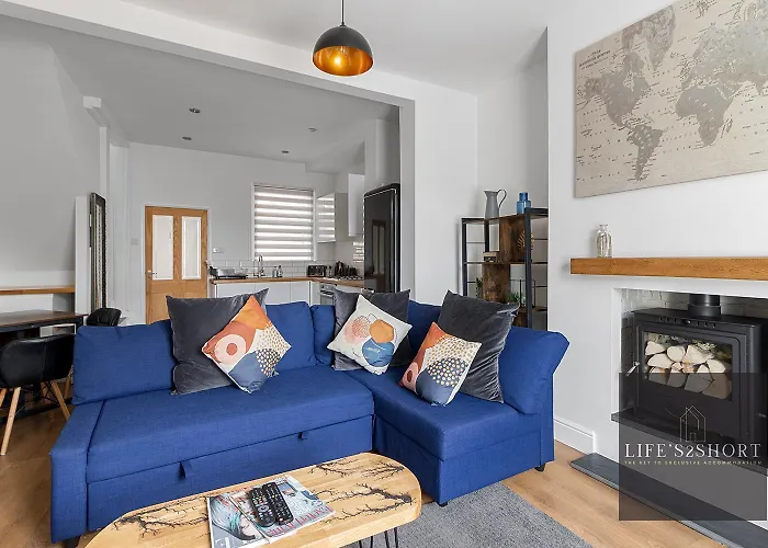 Luxe Garden House For 6 In Central Exeter